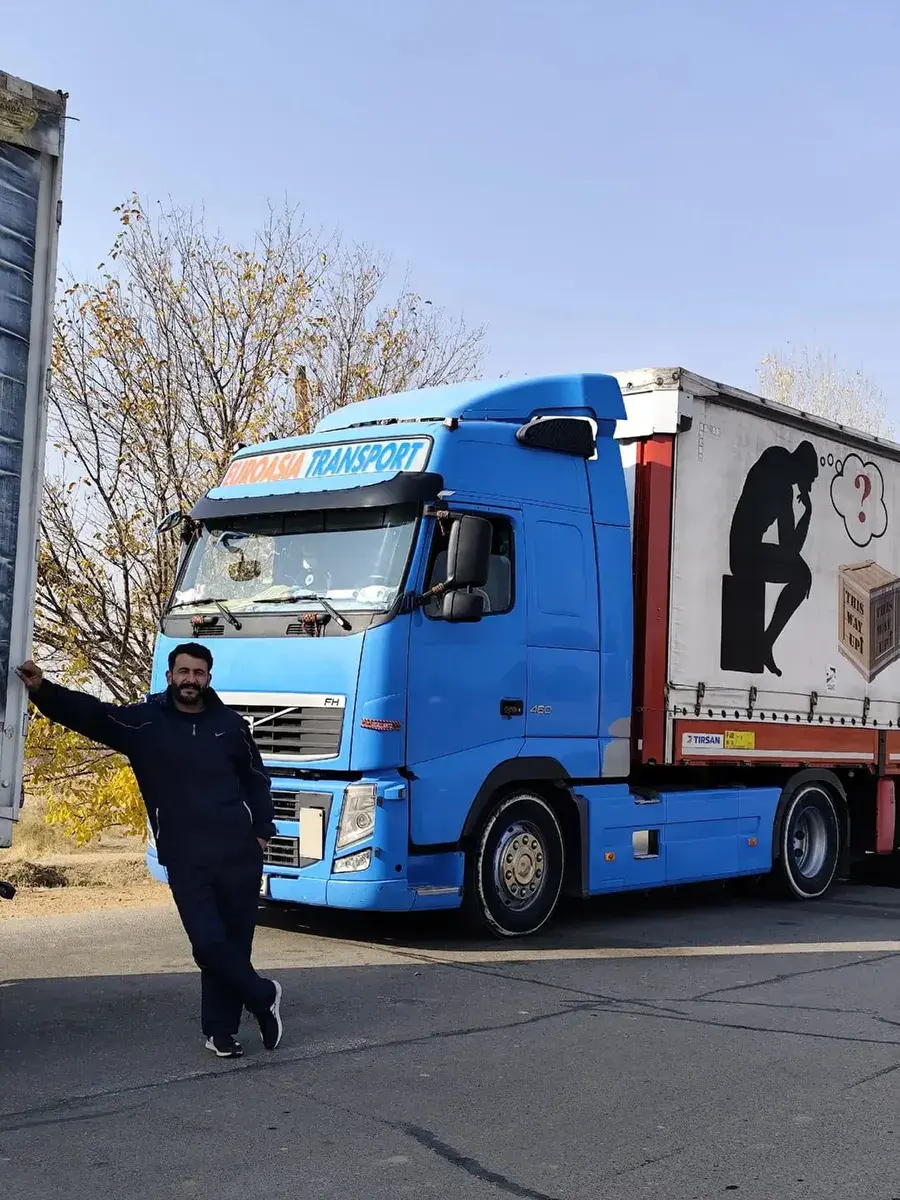 Euroasia Transport mavi Volvo çekici – filo aracı